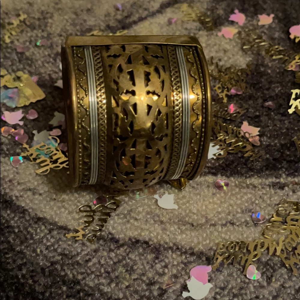 Accessory - Picture 4 of 4
